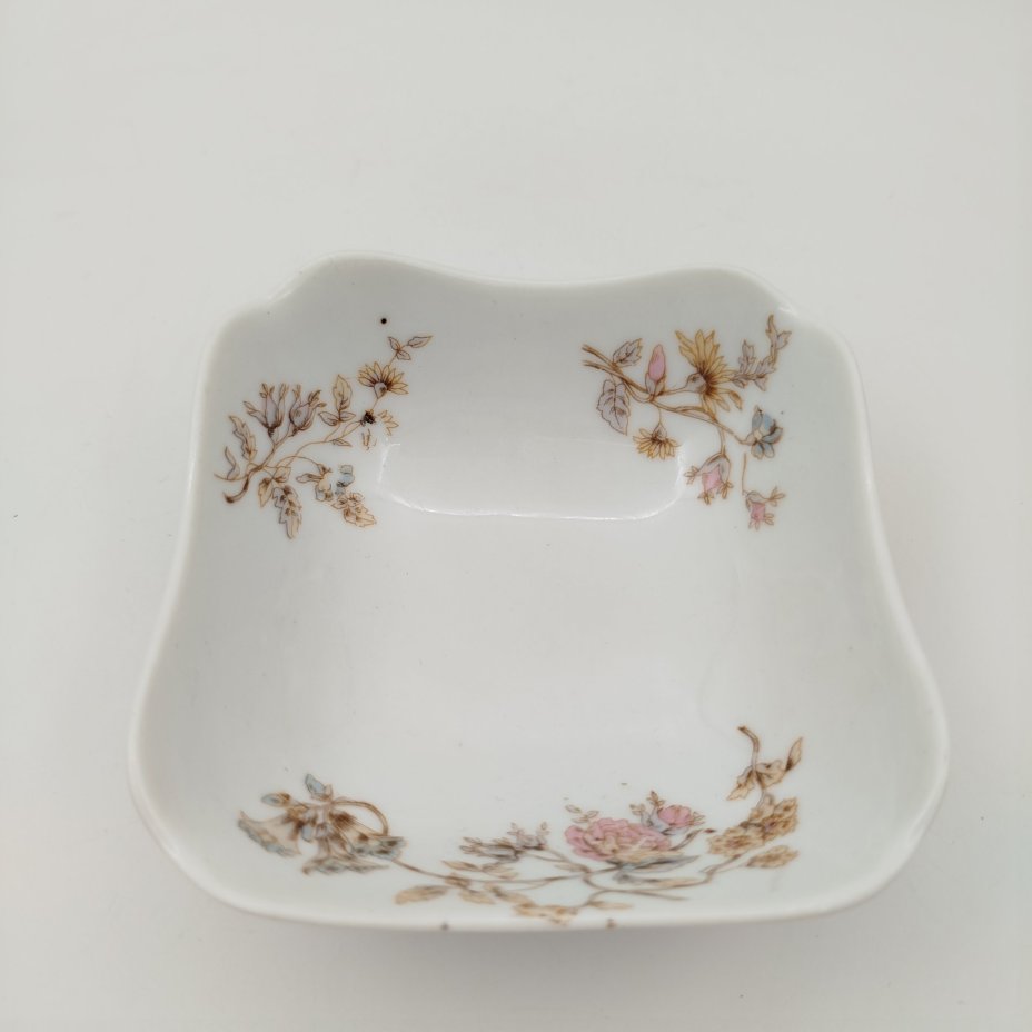 Креманка (розетка) с цветочным декором, фарфор, деколь, Товарищество М.С. Кузнецова, Российская империя, 1890-1910 гг.