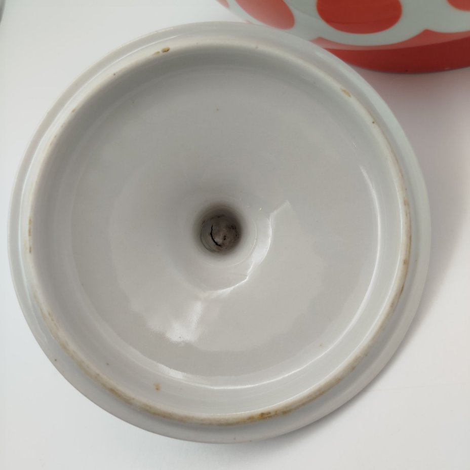 Чайник доливной, украшенный геометрическим декором, фарфор, крытье, золочение, Краснодарский фарфорово-фаянсовый завод «Чайка», СССР, 1960-1992 гг.