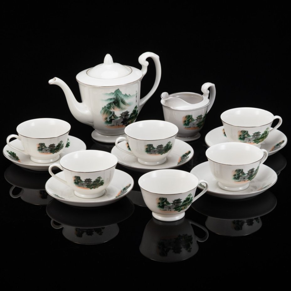 Сервиз чайный на 6 персон, украшенный изображением китайского пейзажа (13 предметов), фарфор, люстр, деколь, Китай, 1960-1980 гг.