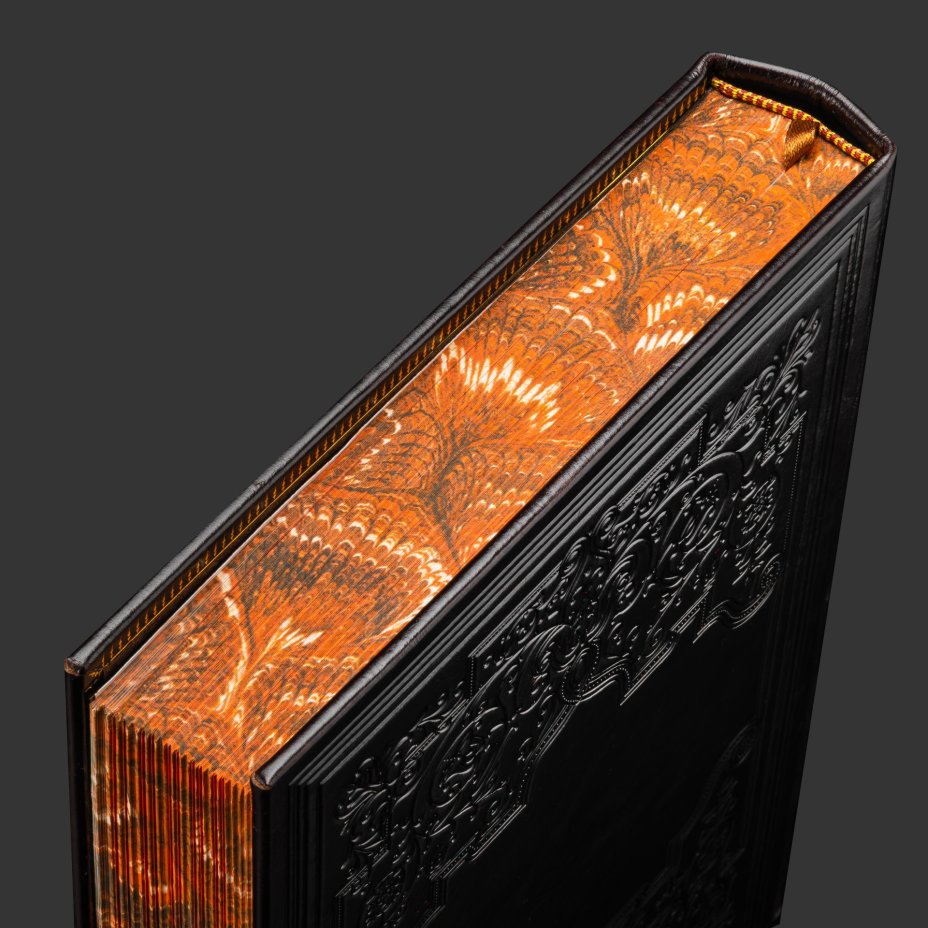 Книга в кожаном переплете "История российского купечества", бумага, кожаный переплет, тиснение, золочение, обрез с принтом, в бархатной подарочной упаковке