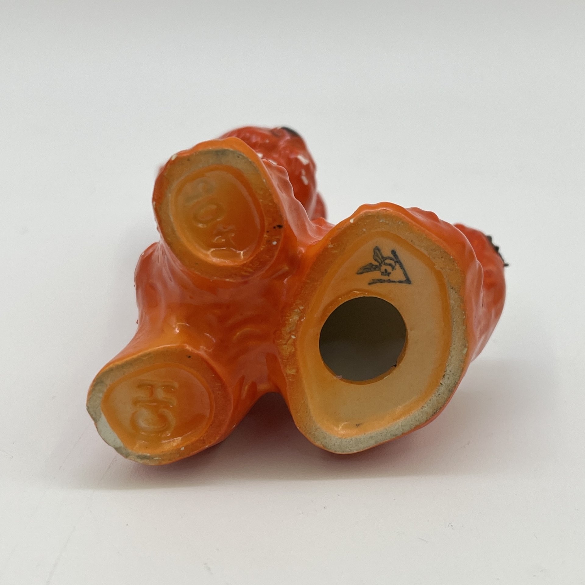 Статуэтка "Собака с букашкой", фаянс, Европа, 1960-1970 гг.