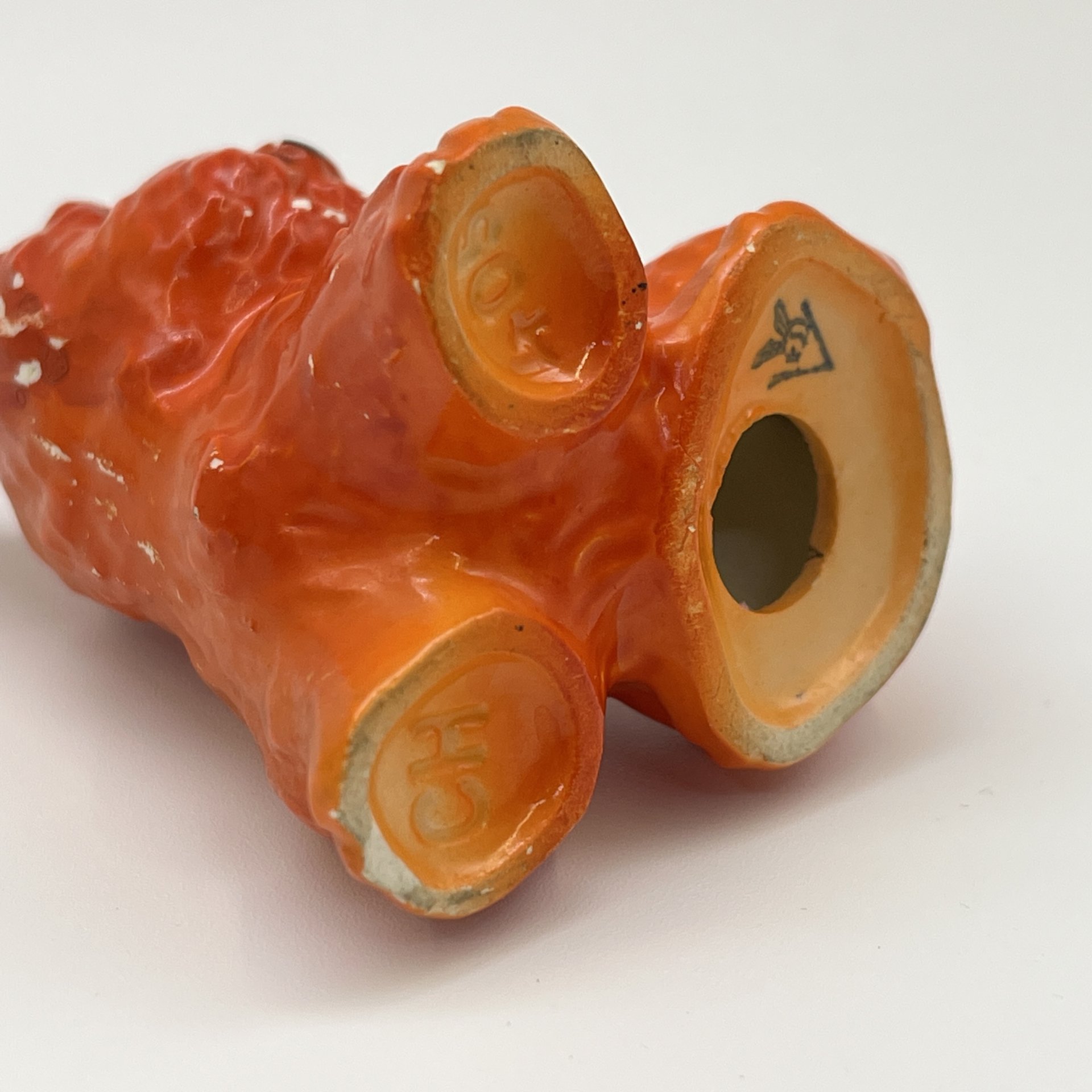 Статуэтка "Собака с букашкой", фаянс, Европа, 1960-1970 гг.