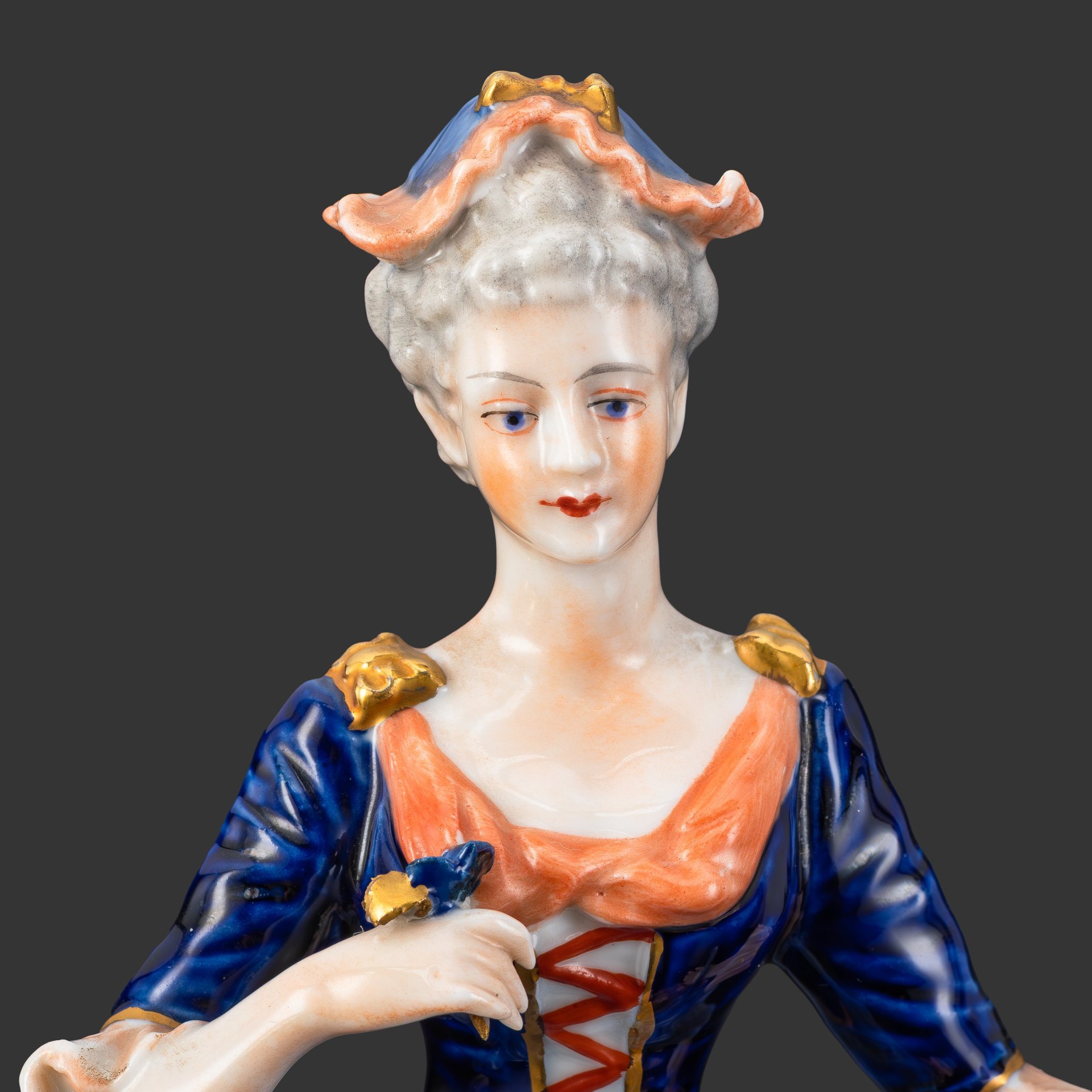 Статуэтка "Дама с корзиной цветов"("Цветочница"), фарфор, роспись, золочение, Unterweissbach Werkstätten (Унтервайсбах), Германия, 1945-1960 гг.