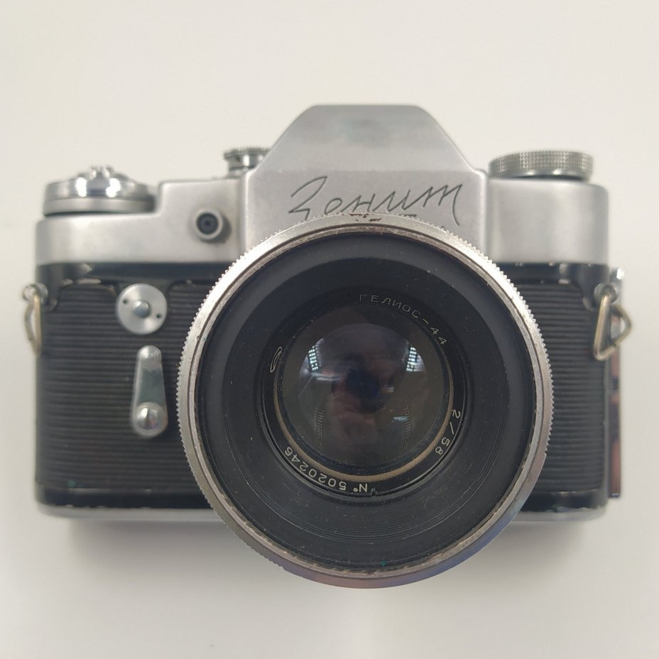 Фотоаппарат "Зенит 3-М" с объективом "Гелиос-44 в кофре, металл, стекло, пластик, кожа, Красногорский механический завод (КМЗ), СССР, 1965 г.