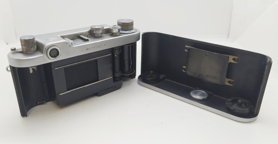 Фотоаппарат плёночный "ФЭД-2" с объективом "Индустар-26М" в оригинальной сумке, Харьковский машиностроительный завод им. Дзержинского (ФЭД)