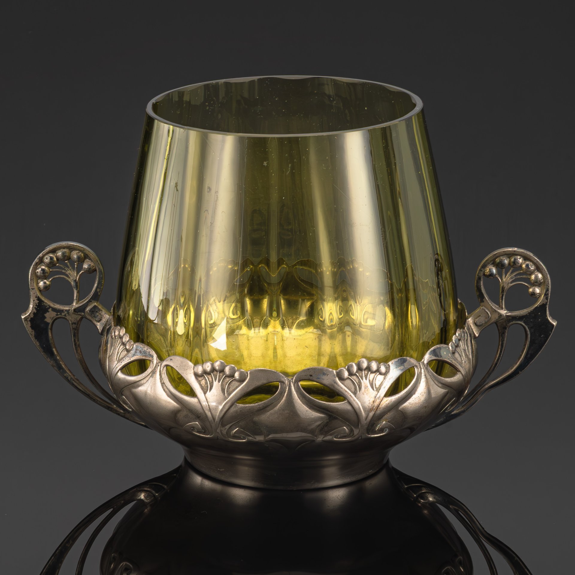 Ваза в стиле Ар Нуво, латунь, серебрение, стекло, Württembergische Metallwarenfabrik (WMF), Германия, 1900-1910 гг.