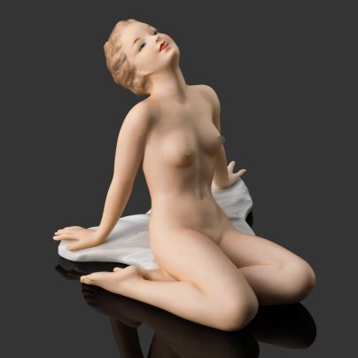 Статуэтка "Сидящая обнаженная", фарфор, роспись, VEB Schaubach Kunst Lichte-Wallendorf, Германия, 1963-1990 гг., VEB Schaubach Kunst Lichte-Wallendorf