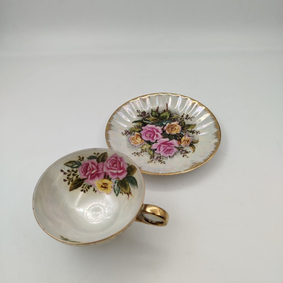 Чайная (кофейная)  пара на ножках , украшенная цветочным декором