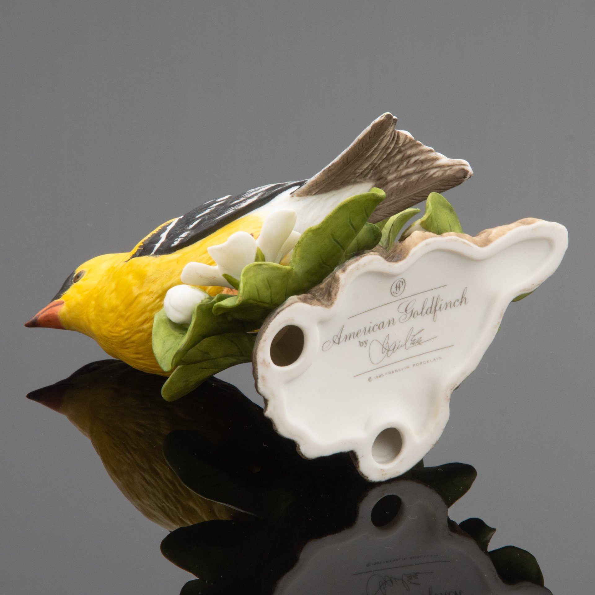 Статуэтка "Американский щегол на ветке" ("Птица"), Franklin Porcelain