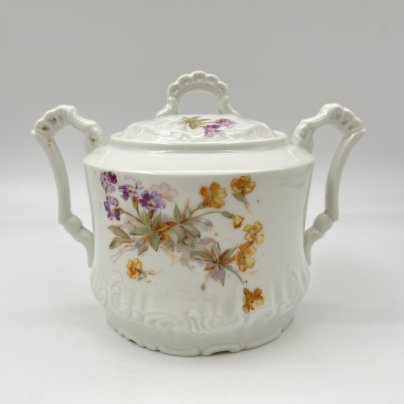 Сахарница, украшенная цветочным декором