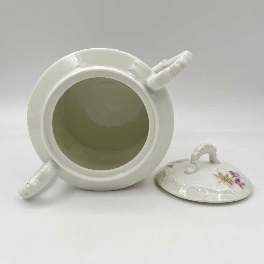 Сахарница, украшенная цветочным декором