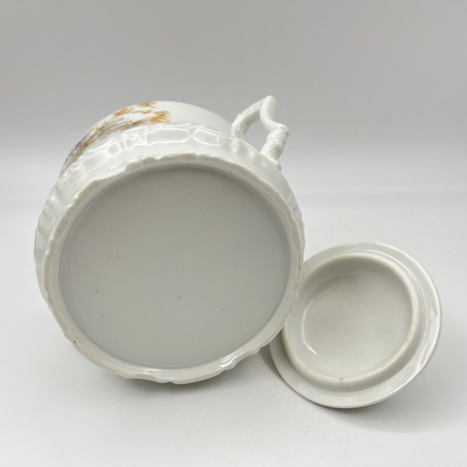 Сахарница, украшенная цветочным декором