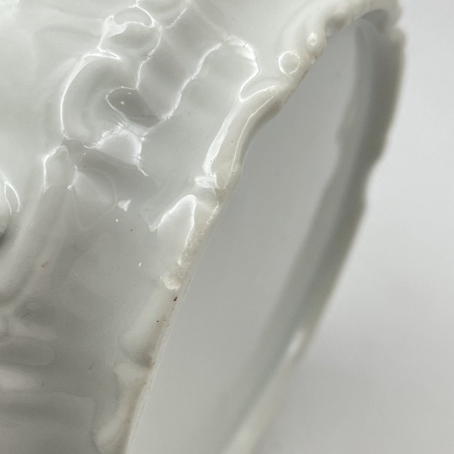 Сахарница, украшенная цветочным декором