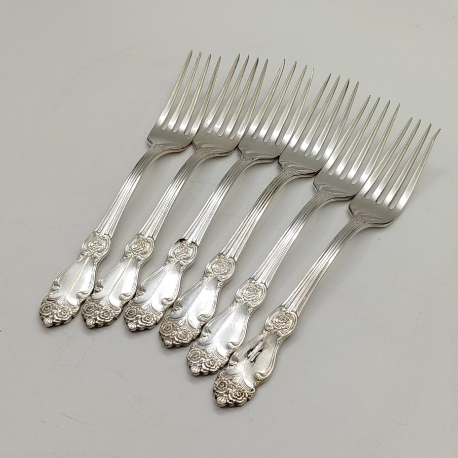Набор из 6-ти столовых вилок с растительным декором, мНЦ (медь-никель-цинк), Кольчугинский завод цветных металлов, СССР, 1960-1980 гг.
