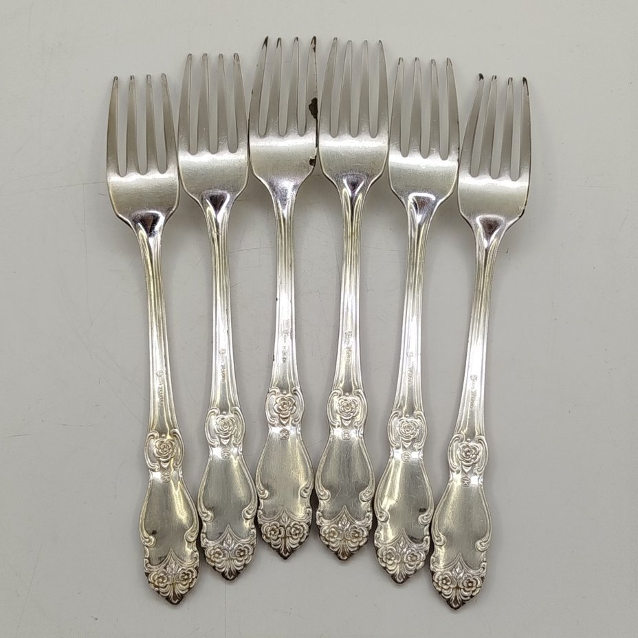 Набор из 6-ти столовых вилок с растительным декором, мНЦ (медь-никель-цинк), Кольчугинский завод цветных металлов, СССР, 1960-1980 гг.