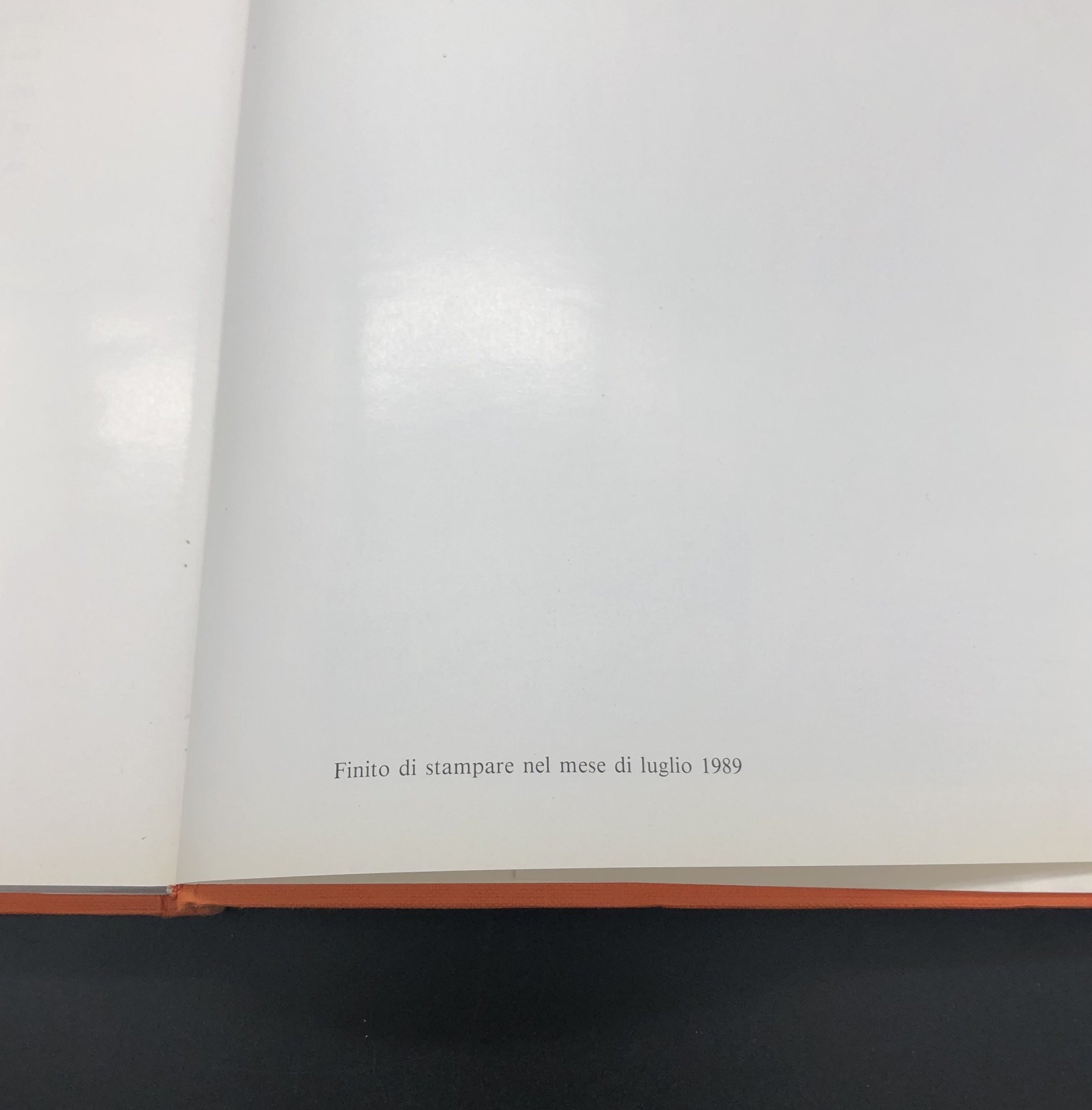 Книга с иллюстрациями в суперобложке "La forma della vita" Marina Seveso ("Форма жизни" на итальянском языке)