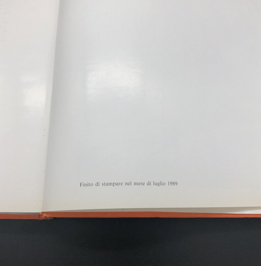 Книга с иллюстрациями в суперобложке "La forma della vita" Marina Seveso ("Форма жизни" на итальянском языке)
