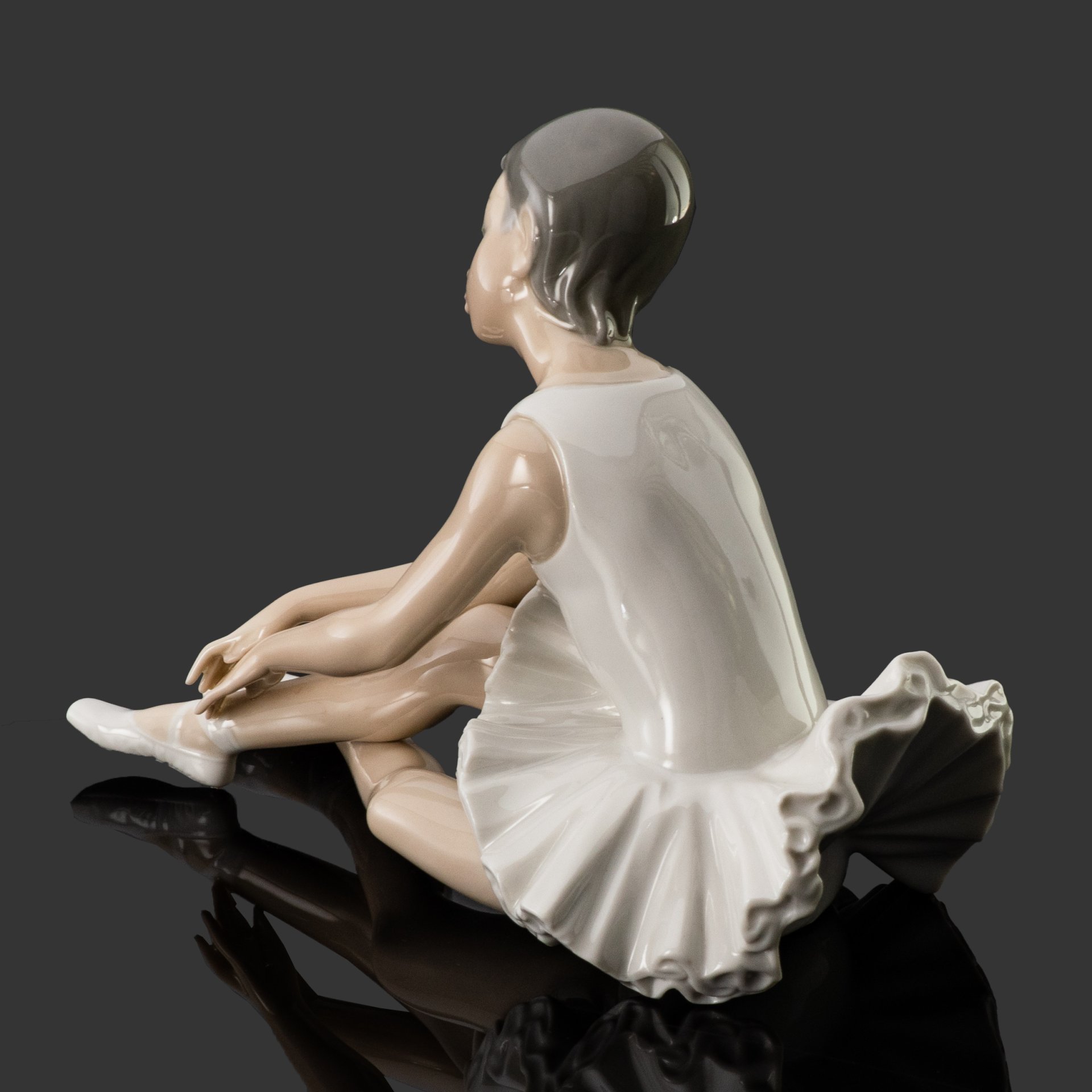 Статуэтка "Сидящая балерина", фарфор, роспись, NAO Porcelain, Испания, 1970-1990 гг.