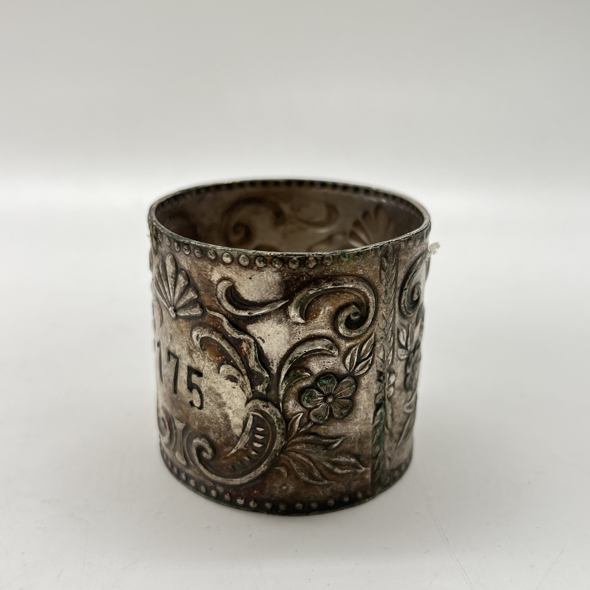 Кольцо для салфеток с растительным декором, мельхиор (медь-никель), Кольчугинский завод цветных металлов, СССР, 1950-1960 гг.