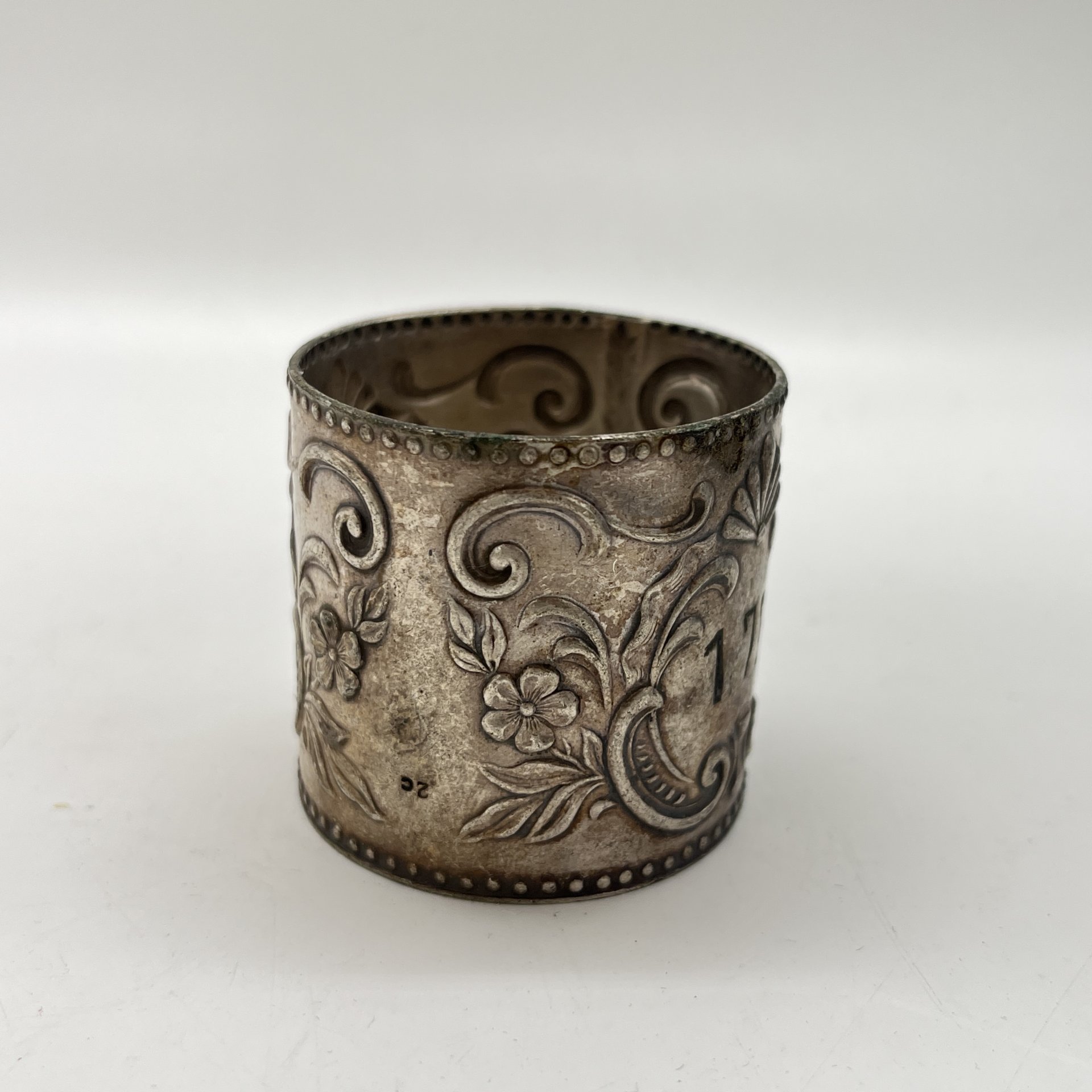 Кольцо для салфеток с растительным декором, мельхиор (медь-никель), Кольчугинский завод цветных металлов, СССР, 1950-1960 гг.