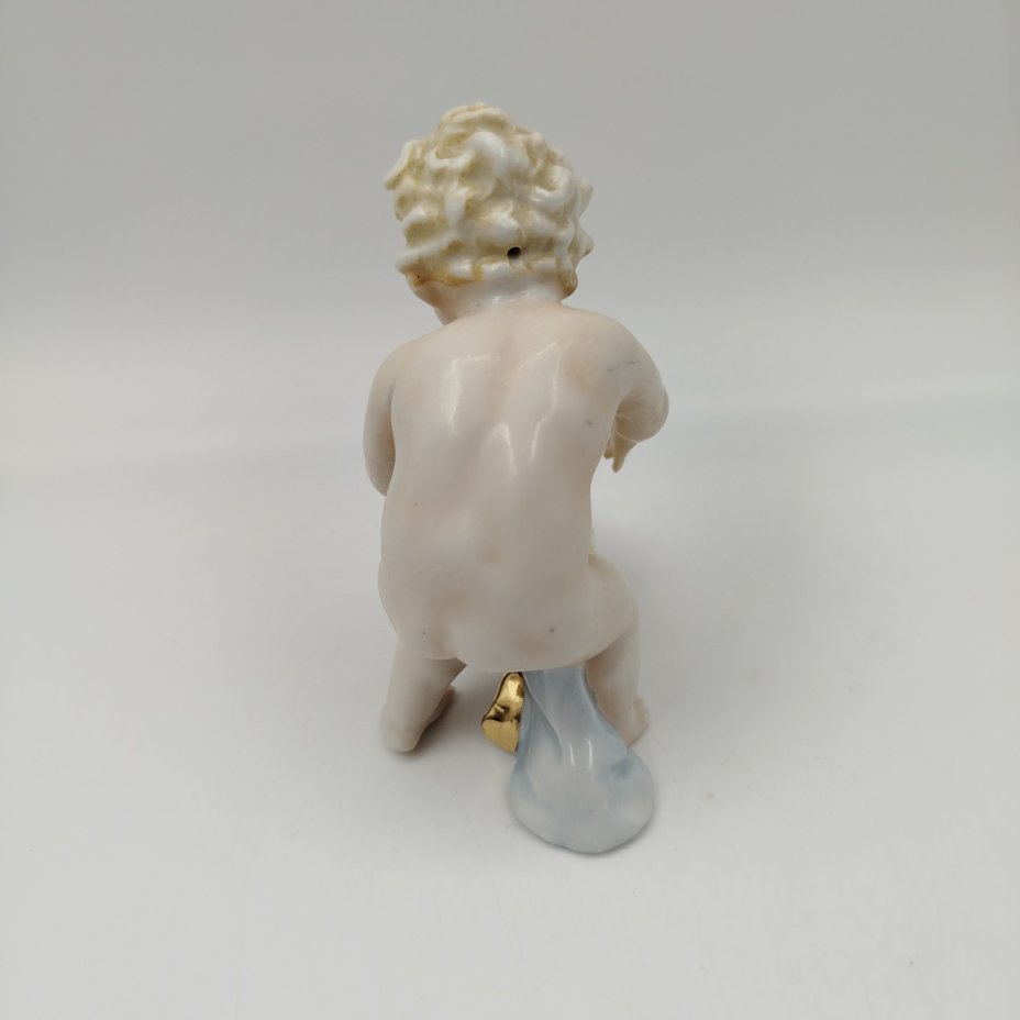 Статуэтка "Путти с поросенком"