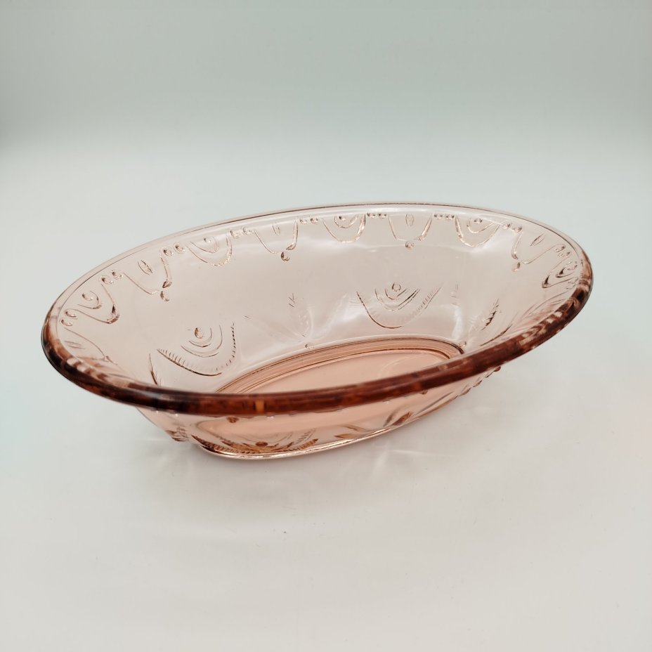 Салатник овальной формы карамельного оттенка, стекло, пресс, СССР, 1960-1990 гг.