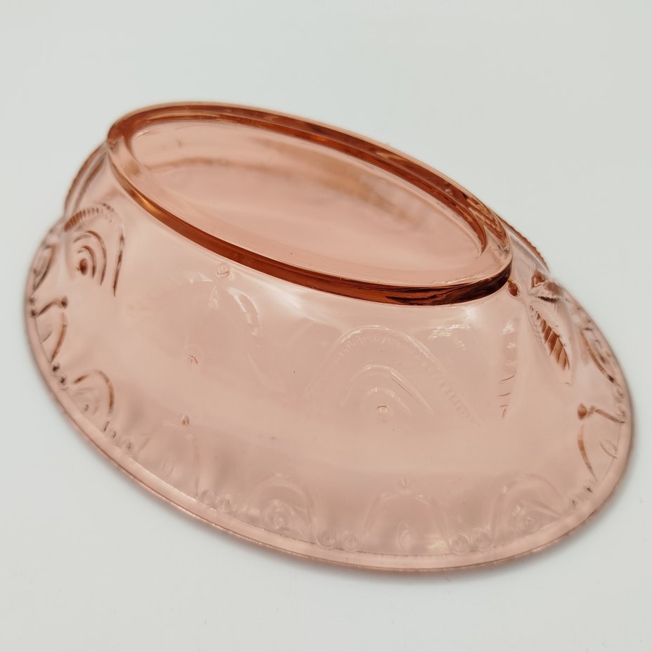 Салатник овальной формы карамельного оттенка, стекло, пресс, СССР, 1960-1990 гг.