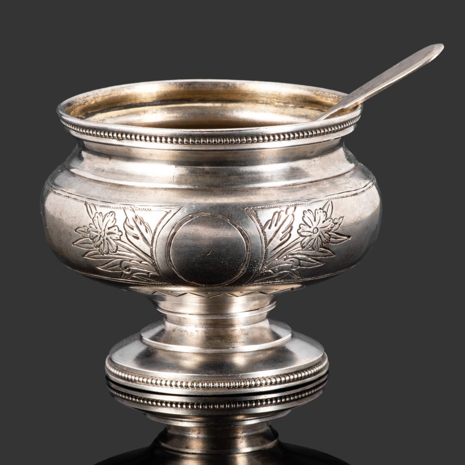 Солонка с ложкой (в подборе)