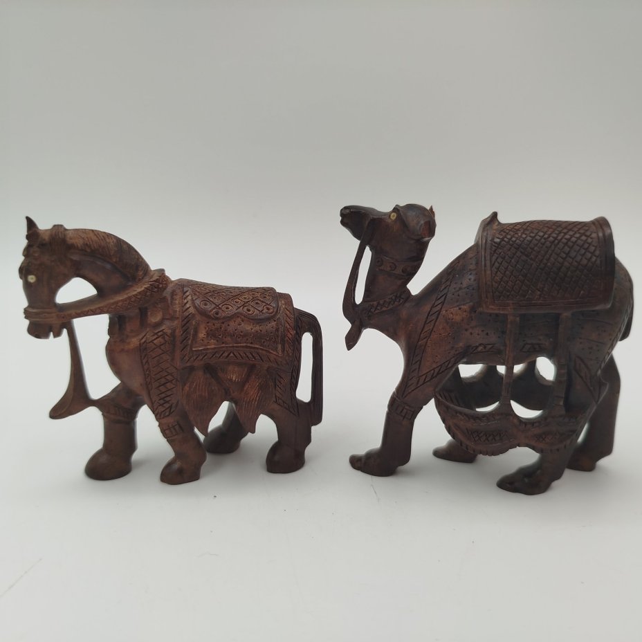 Статуэтки "Верблюд и лошадь", дерево, резьба, Индия, 1970-1990 гг.