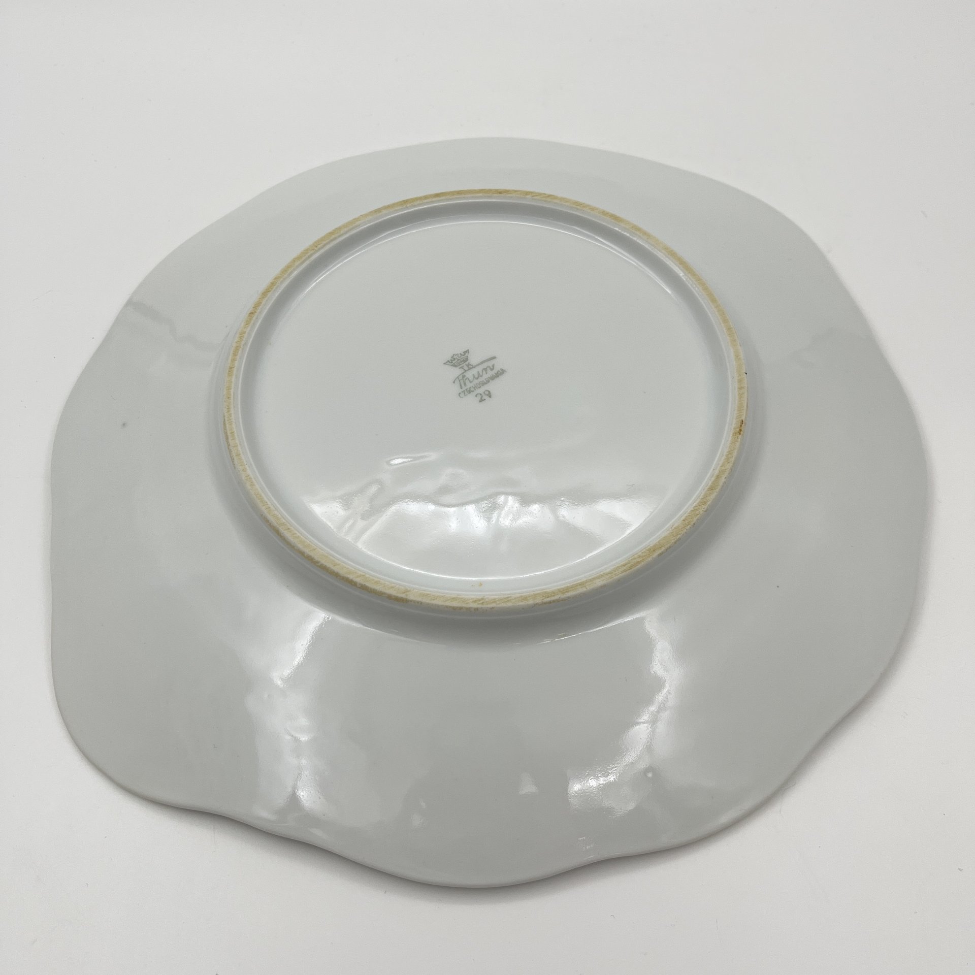 Блюдо с изображением розы, фарфор, деколь, золочение, Thun (Тун), Чехословакия, 1970-1992 гг.