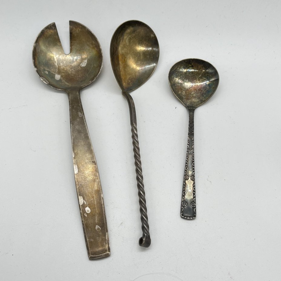 Набор из 3 сервировочных ложек (2 для салата и 1 для соуса) в подборе, мНЦ (медь-никель-цинк), Таллинский ювелирный завод, СССР, 1960-1980 гг.