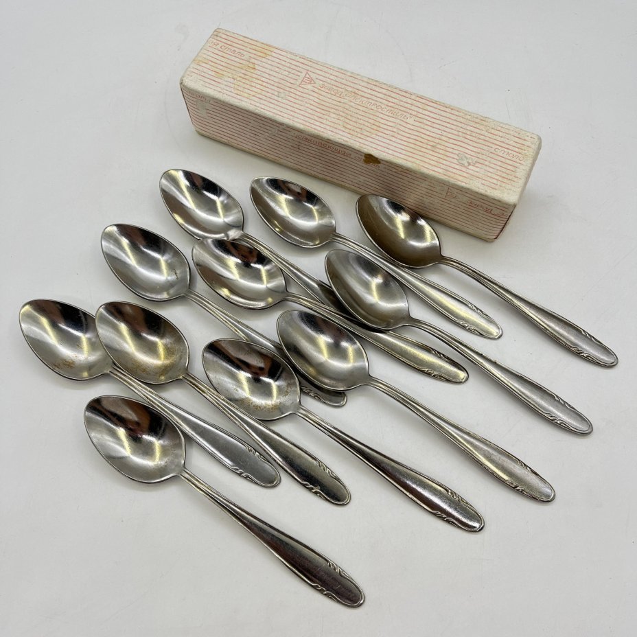 Набор из 11-ти чайных ложек с флоральным декором, завод "Серп и Молот", нержавеющая сталь, СССР, 1970-1990 гг.