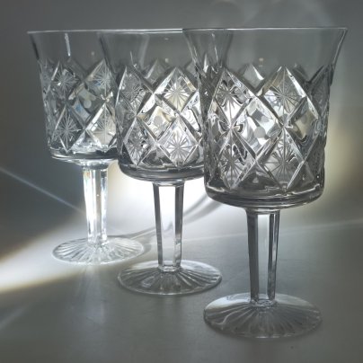 Набор из 3-х бокалов с резным декором из сервиза "Россия", автор С. К. Пивоваров, хрусталь, алмазная грань, матирование, Гусевской хрустальный завод (Гусь-Хрустальный), СССР, 1960-1980 гг.
