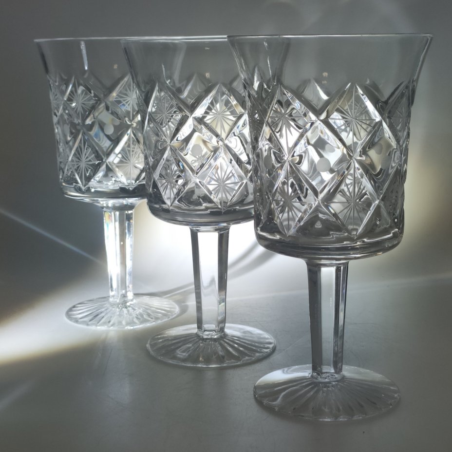 Набор из 3-х бокалов с резным декором из сервиза "Россия", автор С. К. Пивоваров, хрусталь, алмазная грань, матирование, Гусевской хрустальный завод (Гусь-Хрустальный), СССР, 1960-1980 гг.