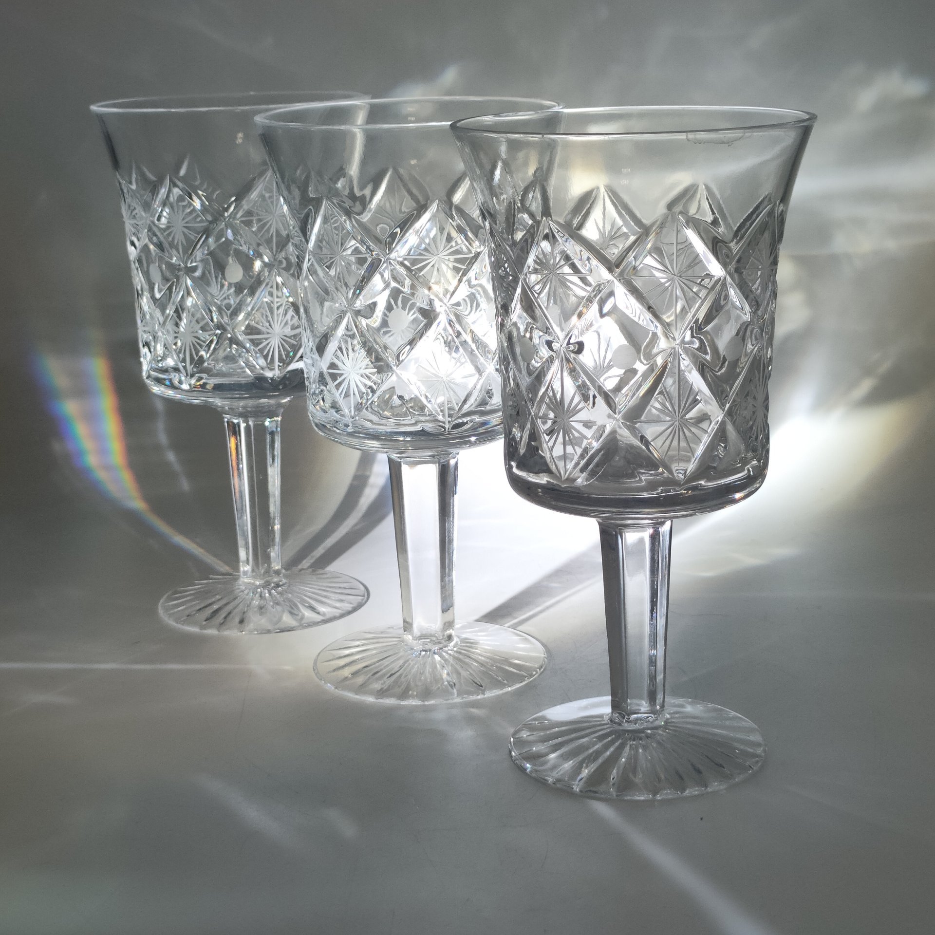 Набор из 3-х бокалов с резным декором из сервиза "Россия", автор С. К. Пивоваров, хрусталь, алмазная грань, матирование, Гусевской хрустальный завод (Гусь-Хрустальный), СССР, 1960-1980 гг.