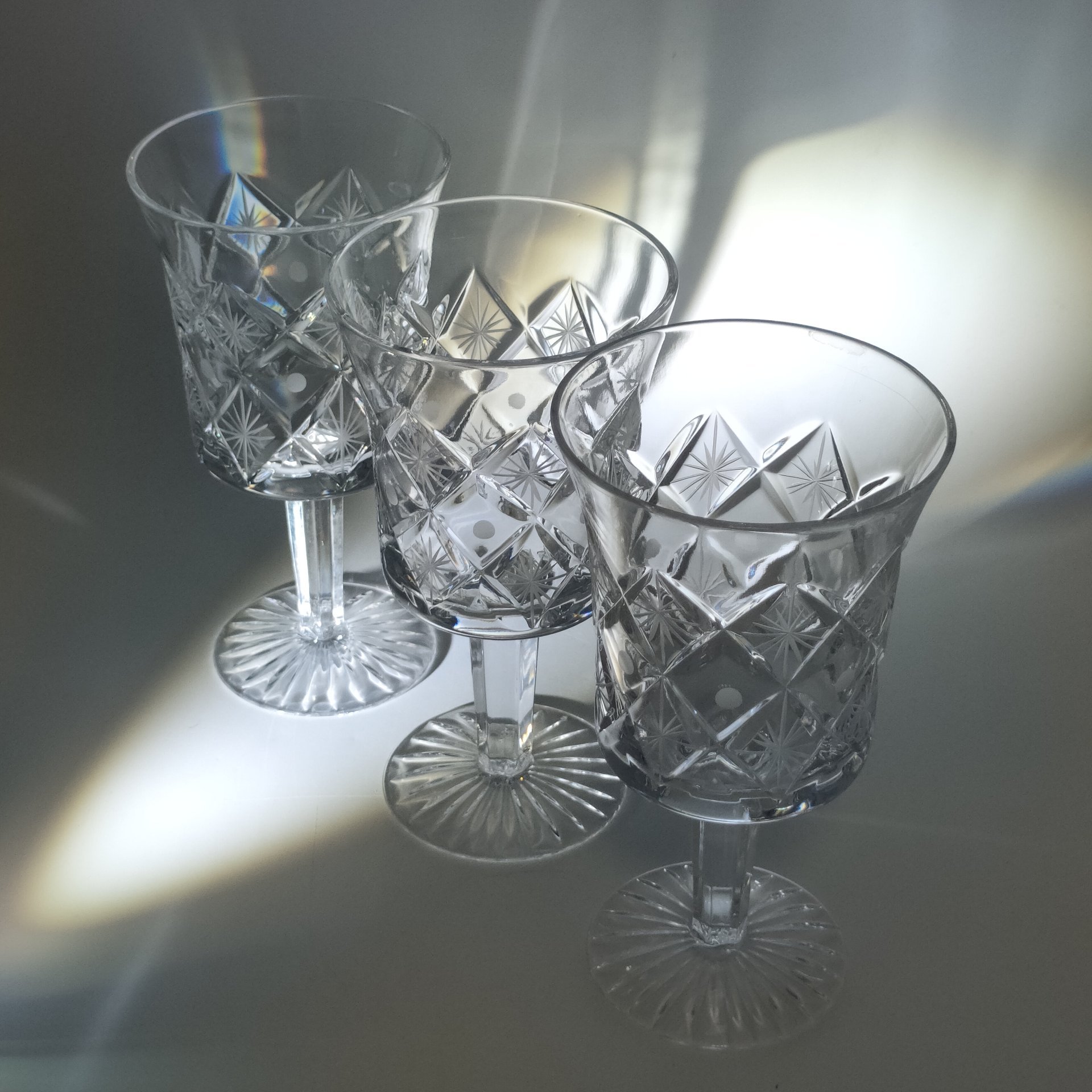 Набор из 3-х бокалов с резным декором из сервиза "Россия", автор С. К. Пивоваров, хрусталь, алмазная грань, матирование, Гусевской хрустальный завод (Гусь-Хрустальный), СССР, 1960-1980 гг.