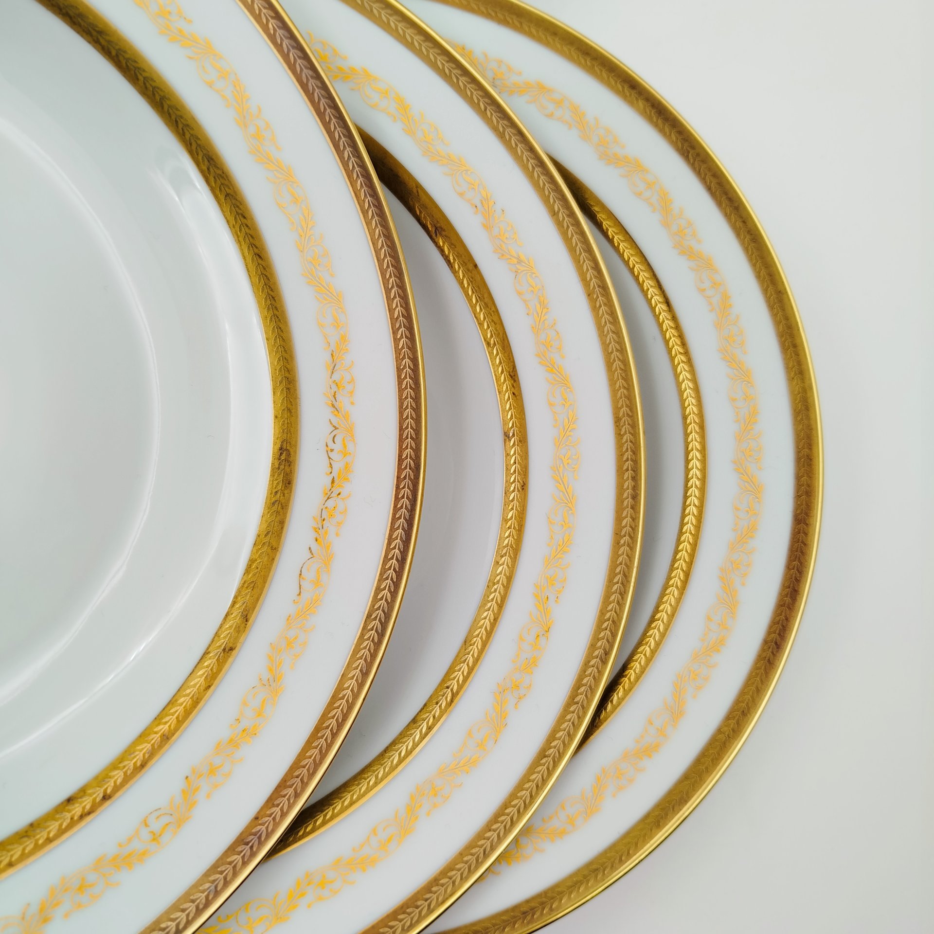 Набор глубоких (суповых) тарелок с растительным декором на 6 персон, серия "Charleroi-Bruxelles", фарфор, золочение, Tirschenreuth, Германия, 1969-1990 гг.