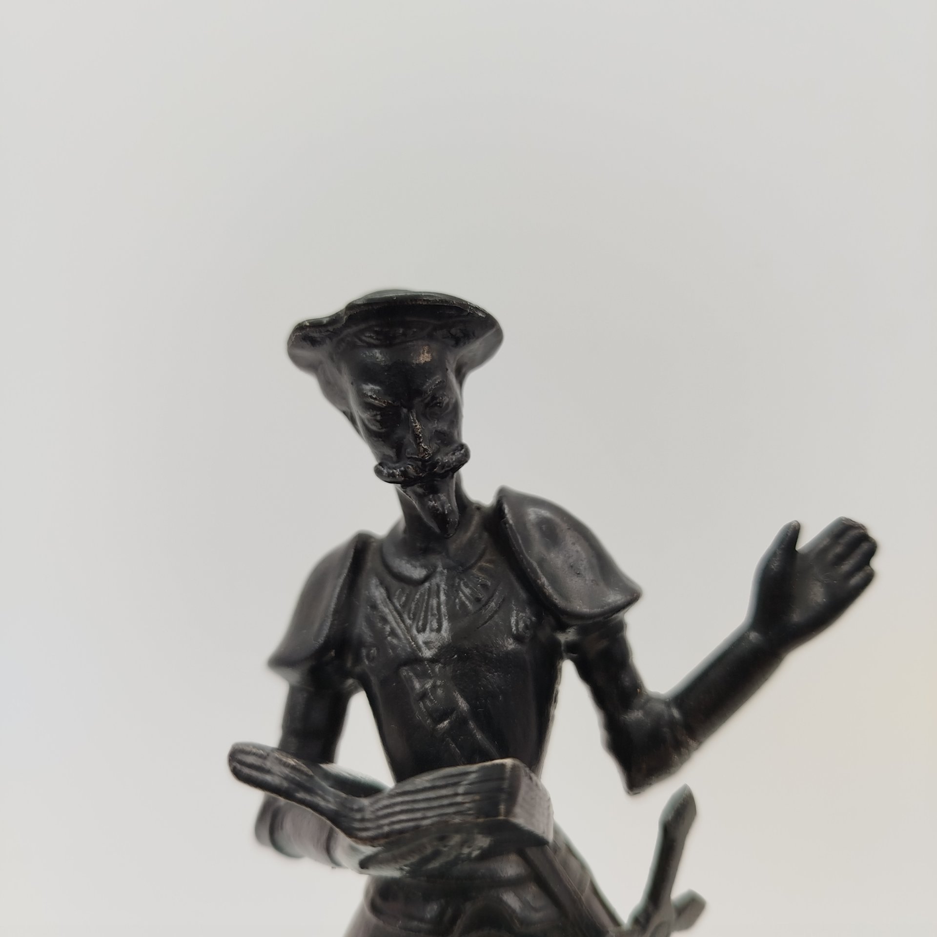 Статуэтка "Дон-Кихот", чугун, крашение, Каслинский чугунолитейный завод (Касли), СССР, 1976 г.