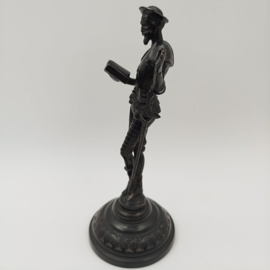 Статуэтка "Дон-Кихот", чугун, крашение, Каслинский чугунолитейный завод (Касли), СССР, 1976 г.