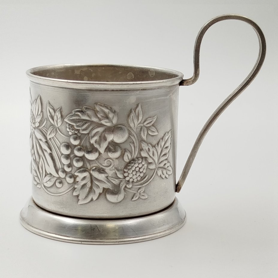 Подстаканник «Ягоды», мельхиор (медь-никель), Мстерская художественная фабрика  «Ювелир», СССР, 1950-1970 гг.