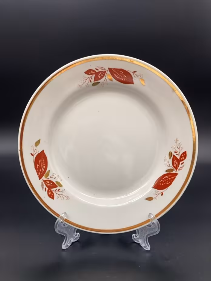 Тарелка десертная, фарфор, Дмитровский фарфоровый завод (ДФЗ Вербилки), СССР, 1970-1990 гг., Дмитровский фарфоровый завод (ДФЗ Вербилки)
