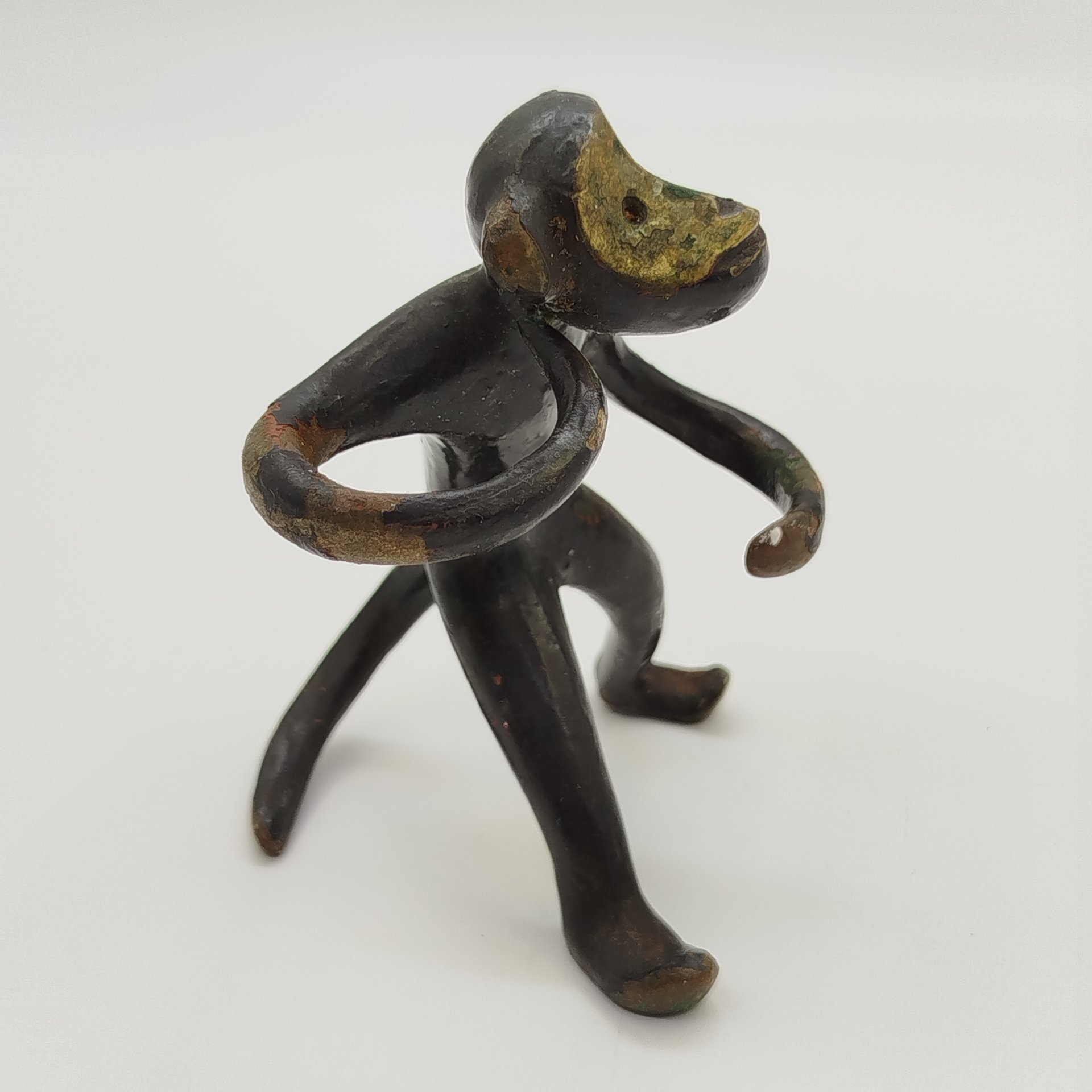 Статуэтка (держатель для перечницы и солонки) "Обезьяна" (с дарственной надписью)