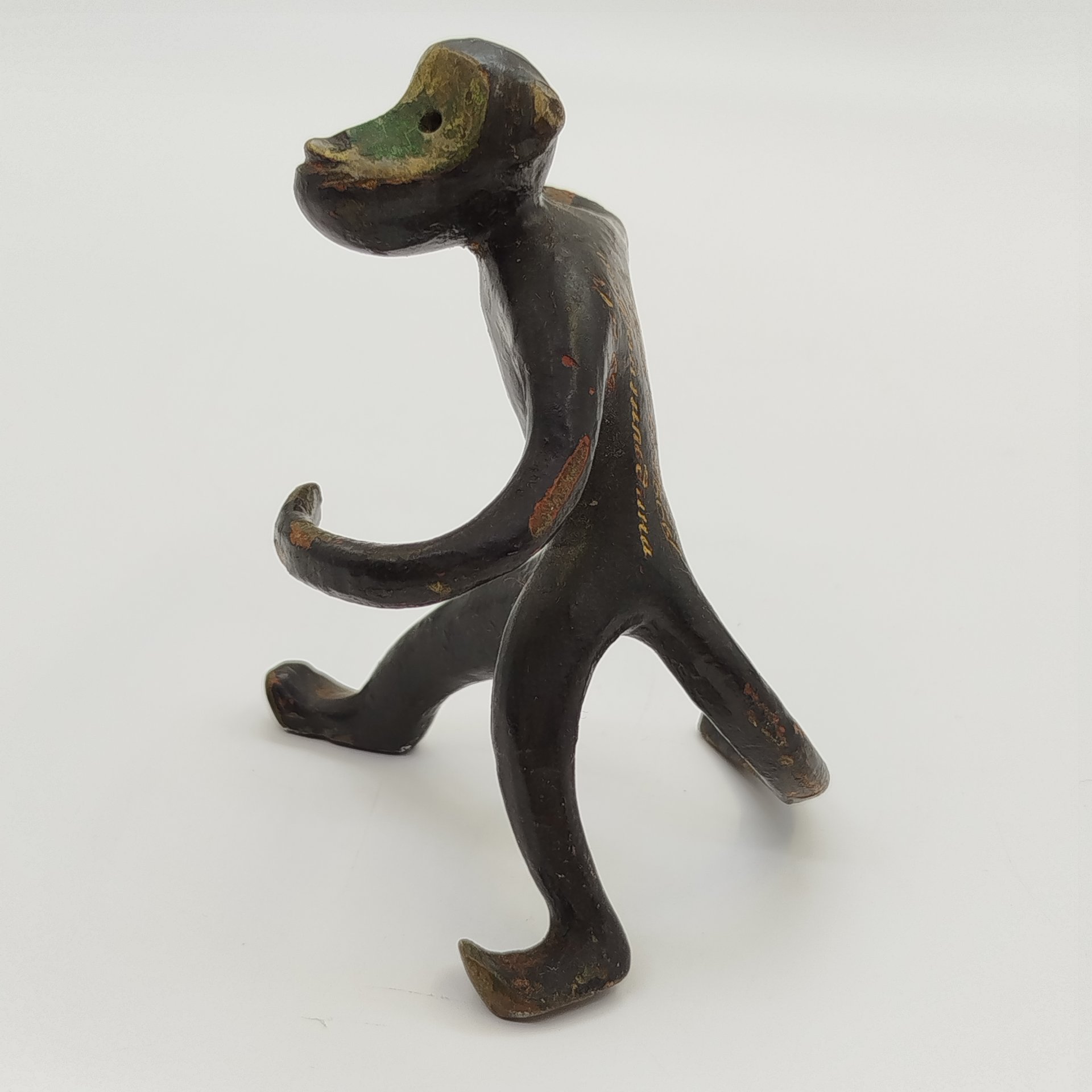 Статуэтка (держатель для перечницы и солонки) "Обезьяна" (с дарственной надписью)