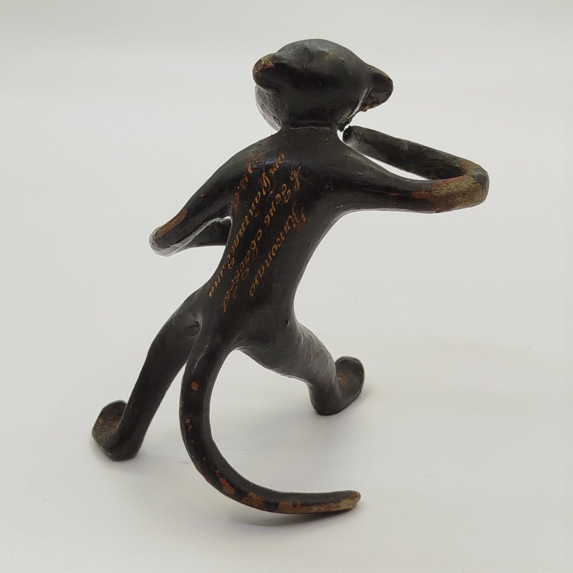 Статуэтка (держатель для перечницы и солонки) "Обезьяна" (с дарственной надписью)