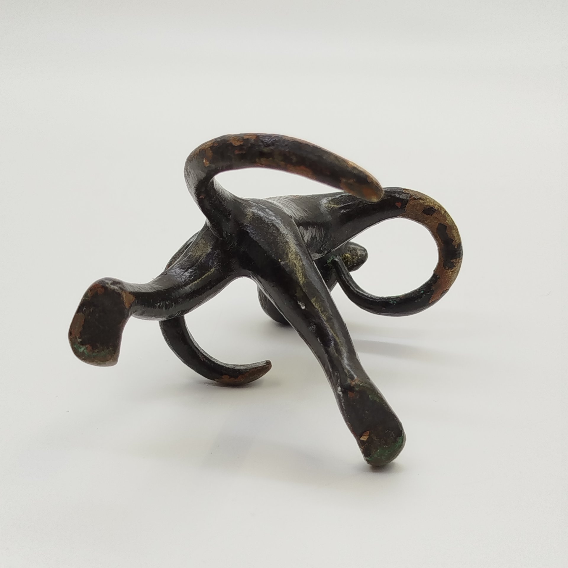 Статуэтка (держатель для перечницы и солонки) "Обезьяна" (с дарственной надписью)