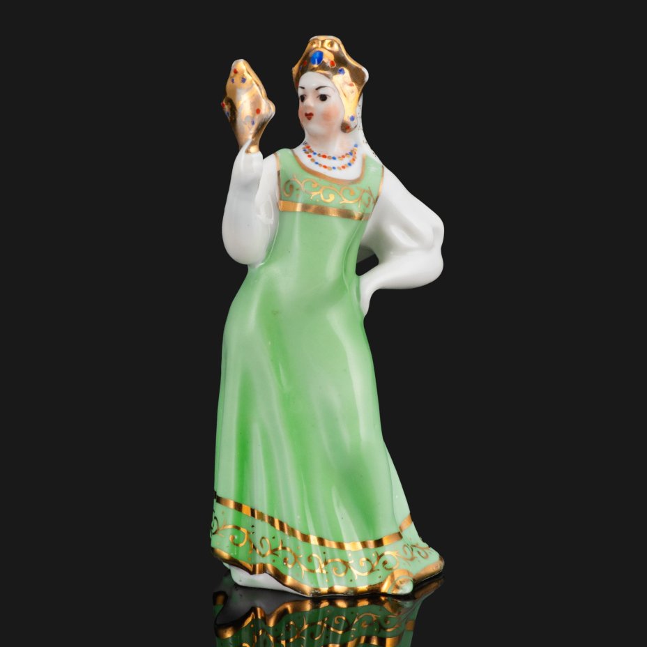 Статуэтка "Мачеха с зеркалом", автор Л. Клименова-Краузе, Первомайский фарфоровый завод (Песочное)