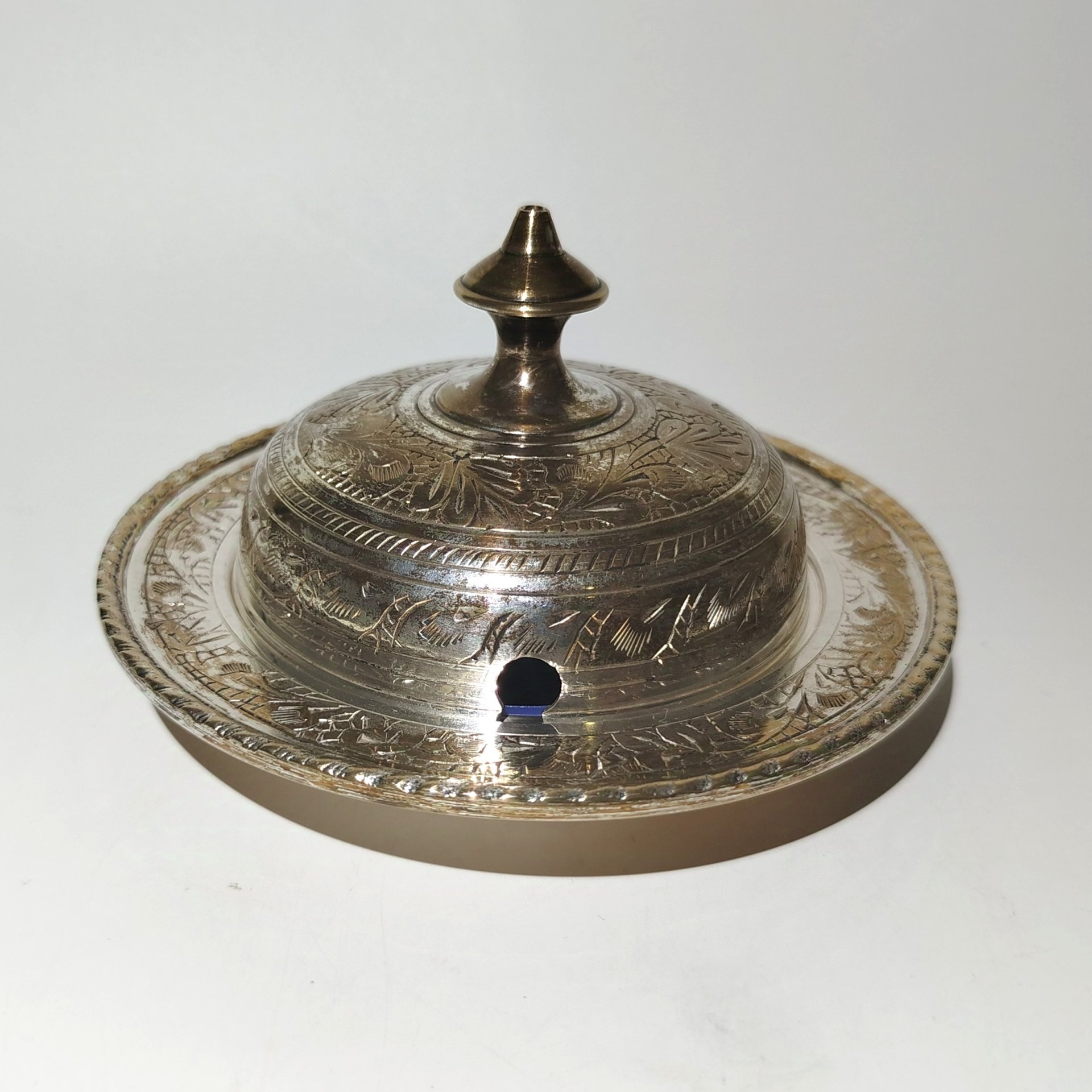 Икорница с растительным декором, латунь, гравировка, серебрение, пластик
