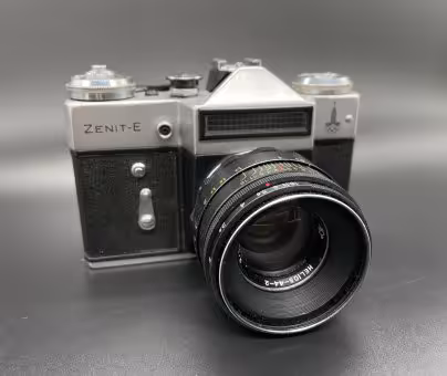 Фотоаппарат "Зенит-Е"  с объективом "Гелиос-44-2" в оригинальном кофре, Красногорский механический завод (КМЗ)