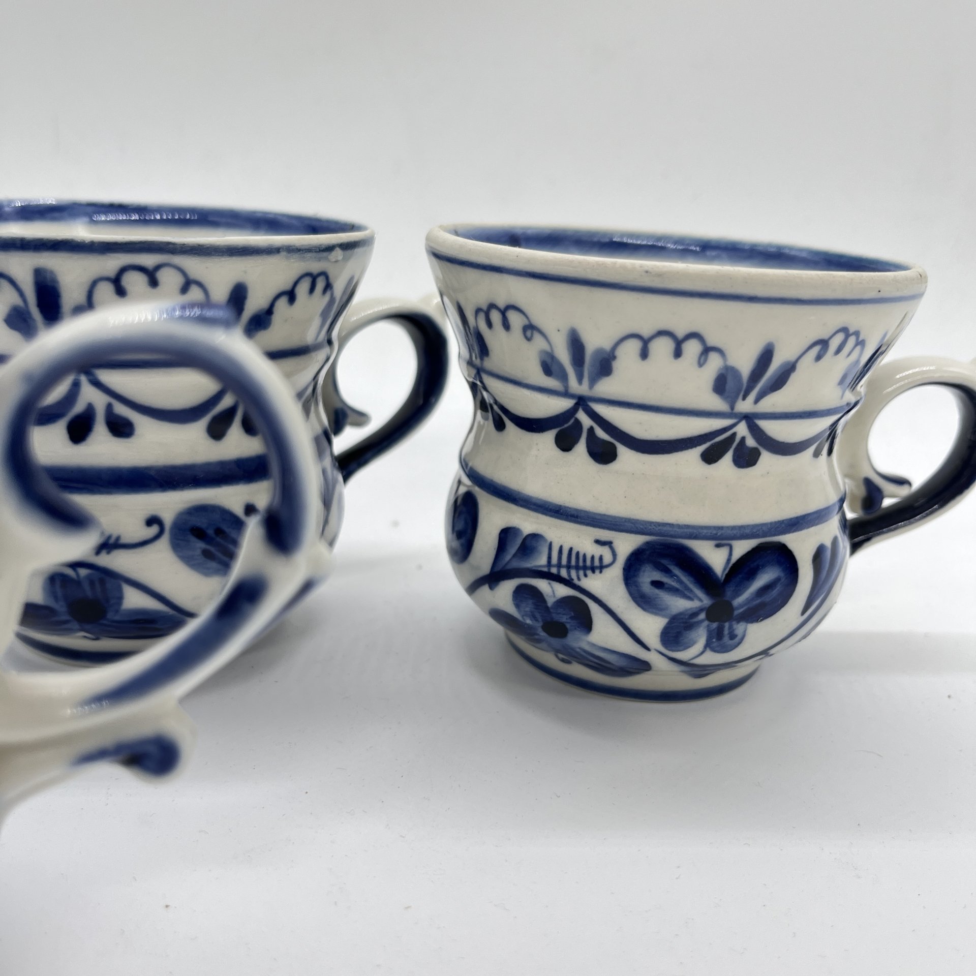 Набор из 3 чашек с расписным растительным декором, фарфор, роспись, Объединение «Гжель», СССР, 1970-1990 гг.