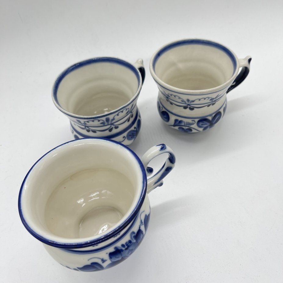 Набор из 3 чашек с расписным растительным декором, фарфор, роспись, Объединение «Гжель», СССР, 1970-1990 гг.